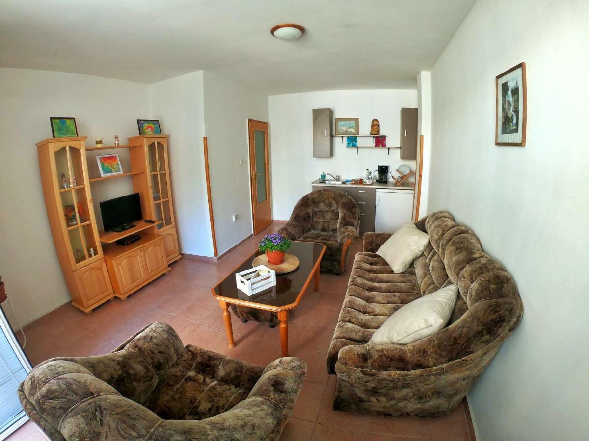 Apartment In St. Vlas With Terrace Szveti Vlasz Kültér fotó